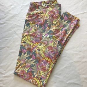 BNWT Tall & Curvy Lularoe Leggings